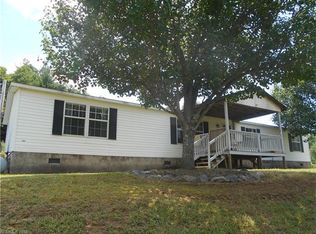 1040 E Fork Rd, Marshall, NC 28753