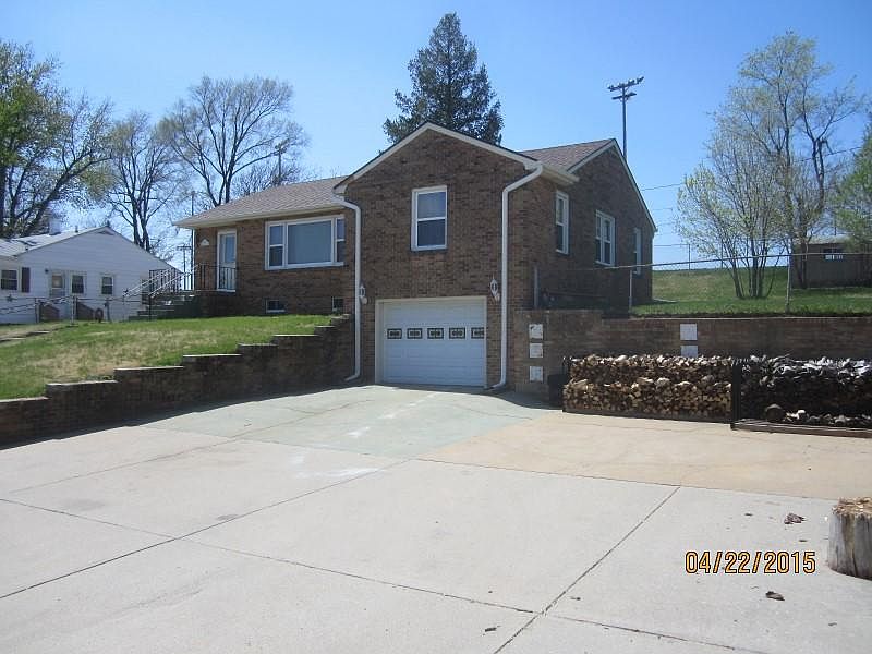 1st image of 1034 Parkway Dr