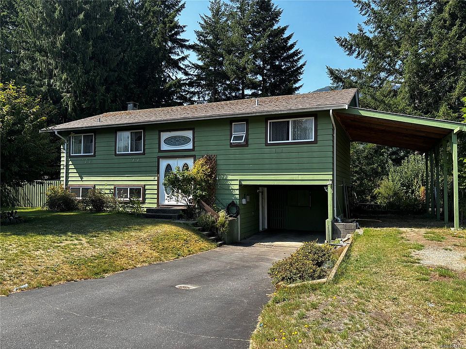 1st image of 390 Alder Cres