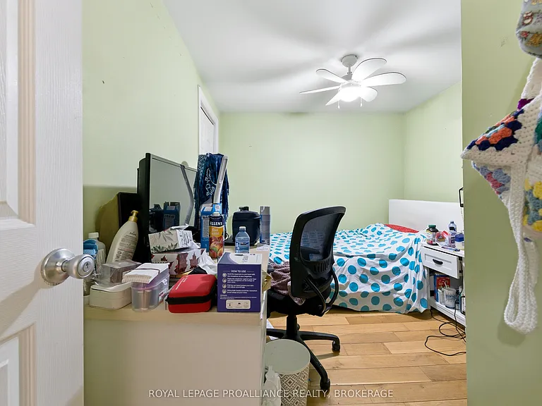 511 Victoria St — Photo 34