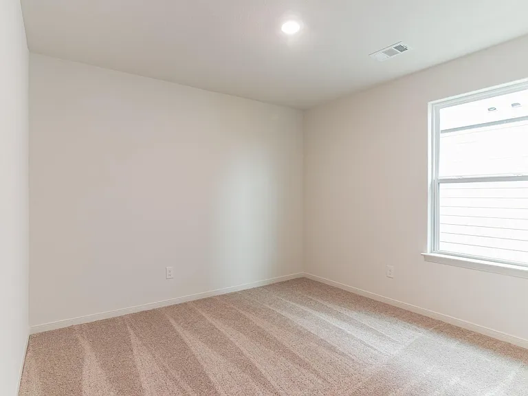 112 Allington Cir — Photo 18