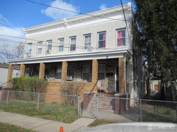 82 Pulaski Ave, Carteret, NJ 07008