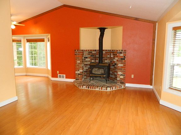 4th image of 11217 208th Avenue Ct E