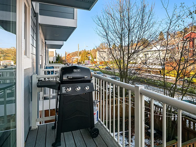 4835 Delridge Way SW — Photo 15