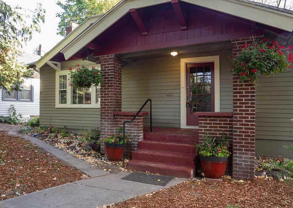 1st image of 1111 W 11th Ave