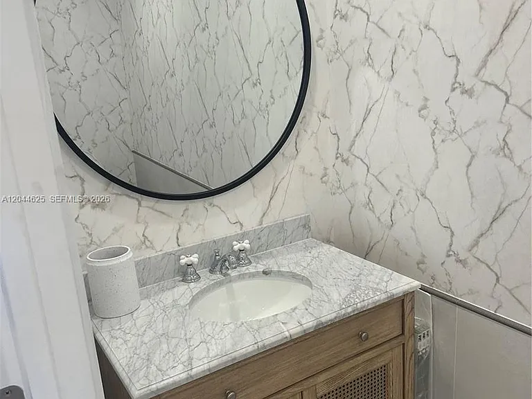 1060 Brickell Ave #2505 — Photo 4