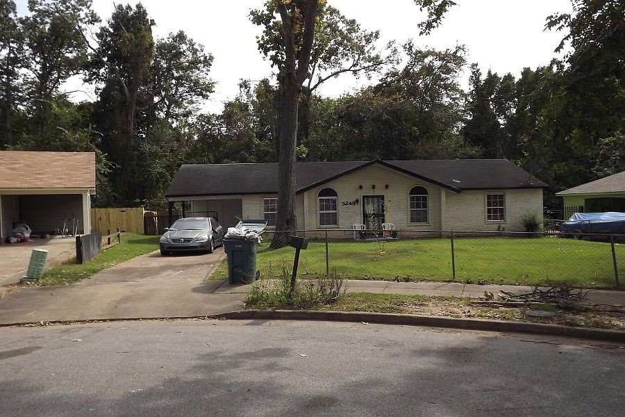 1st image of 3249 Maple Hill Dr