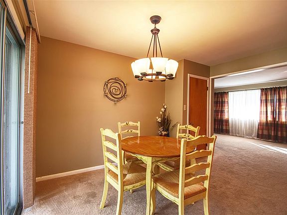 5th image of 3696 Parkview Dr