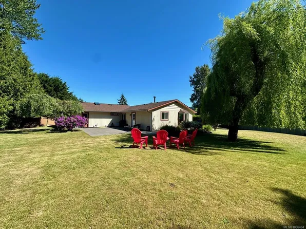 220 Park Dr, Saltspring Island, BC V8K 2R6