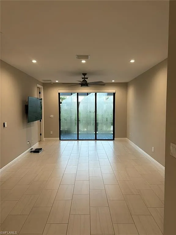 4 bed, 3.5 bath, 2025 sqft, $3,200 — Photo 4