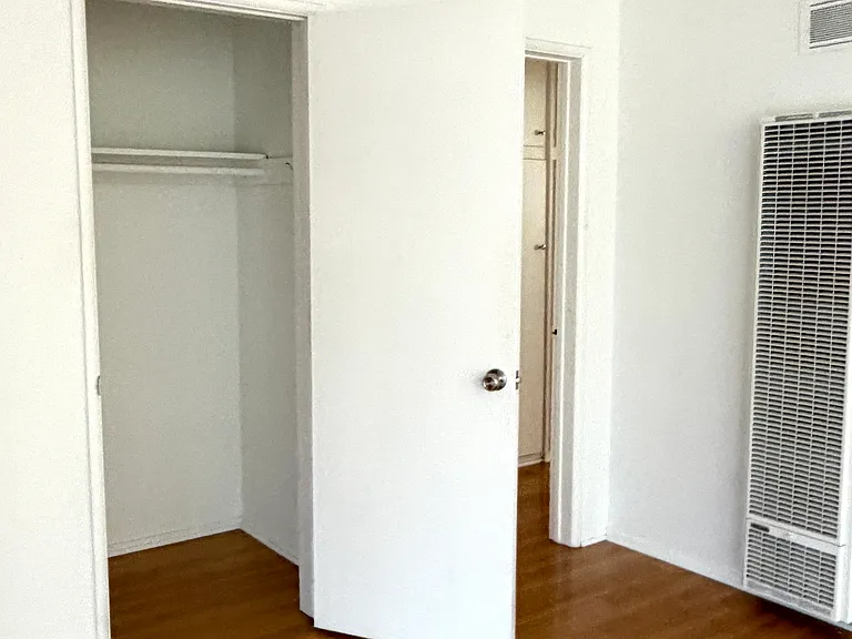 262 S Sycamore Ave #20 — Photo 14
