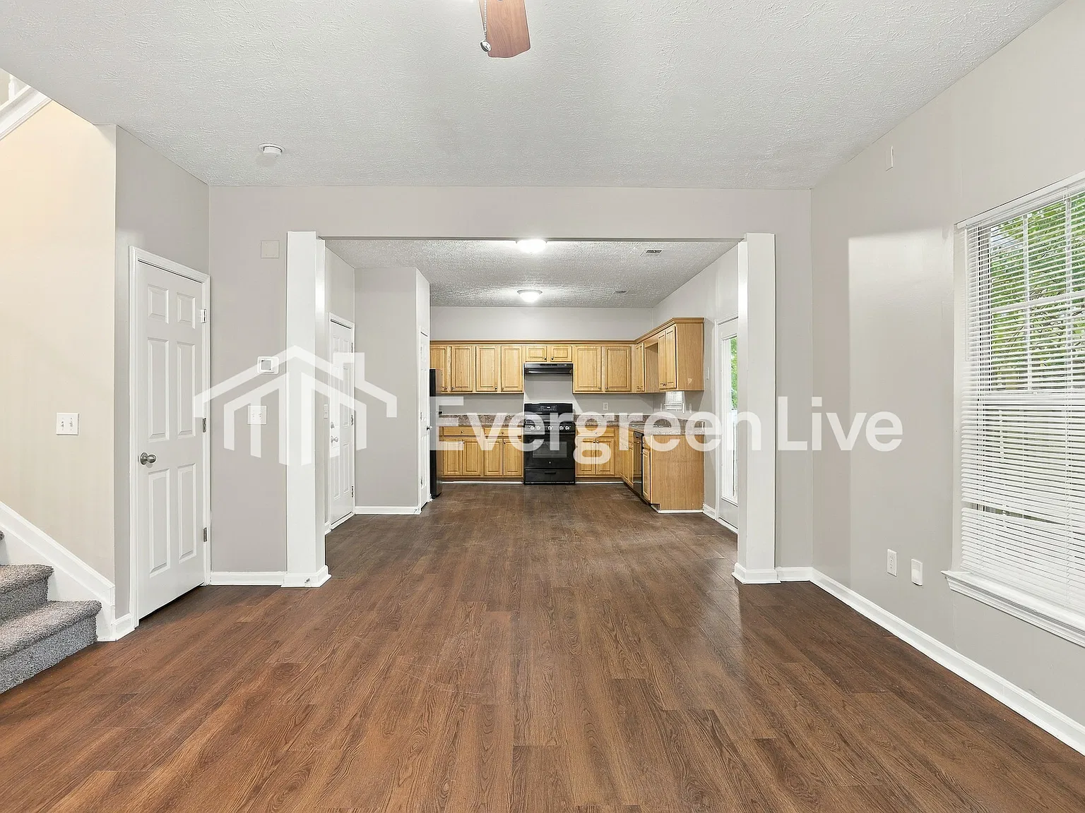 3 bed, 2.5 bath, 1652 sqft, $1,845 — Photo 4