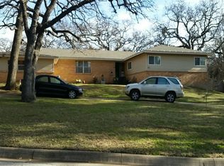 14 Shadowbrook Ln, Hurst, TX 76053