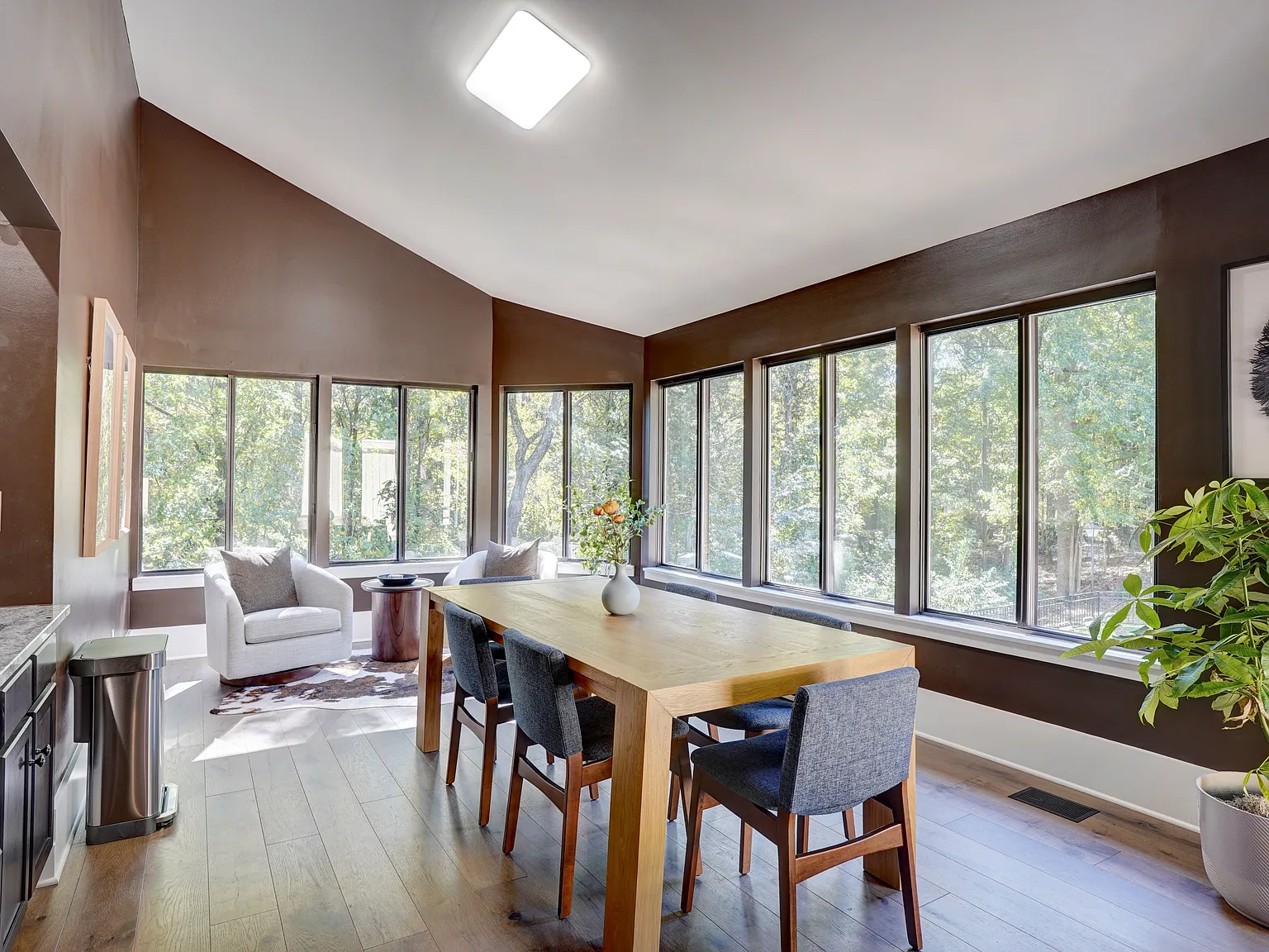 Peachtree Place Apartments — Photo 4