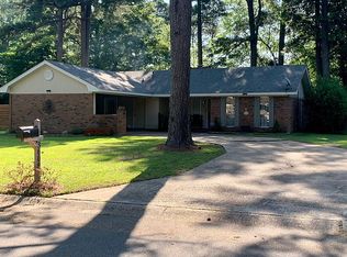 3608 Azalea Cir, Columbus, MS 39705