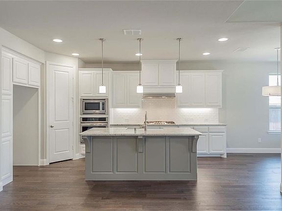 3rd image of 1417 Bridgewater Blvd