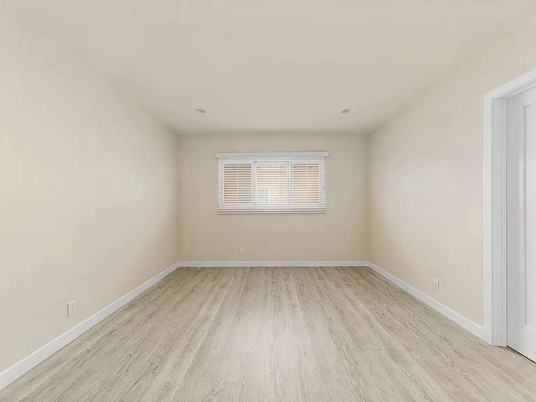 9588 W Olympic Blvd #5 — Photo 20