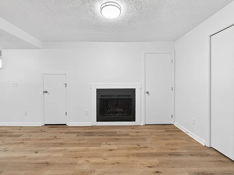 975 Hidden Acres Ct — Photo 28