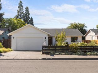 1037 Lupine Rd, Healdsburg, CA 95448