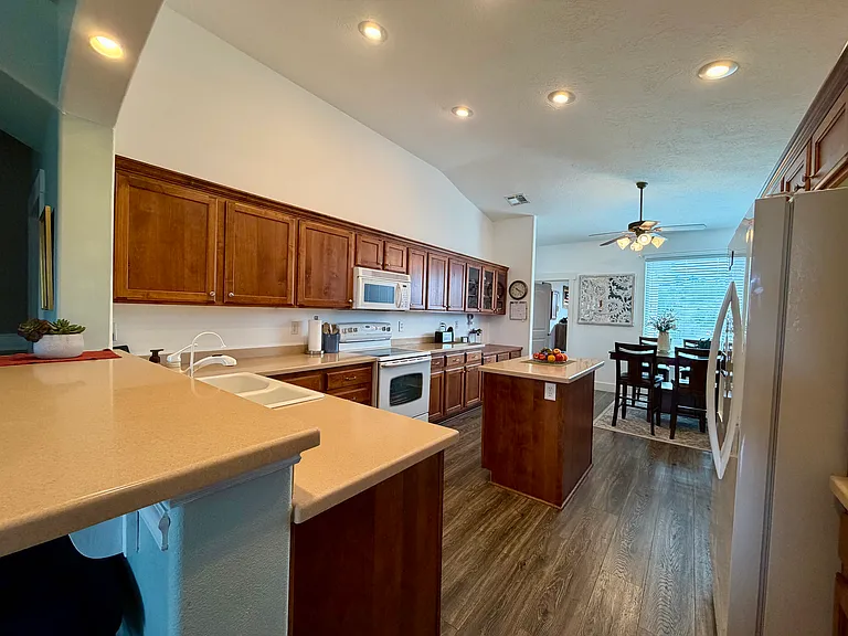 457 Highland View Ct — Photo 8