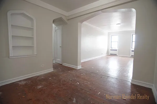 Rented by Norman Raindel, LREB | media 1