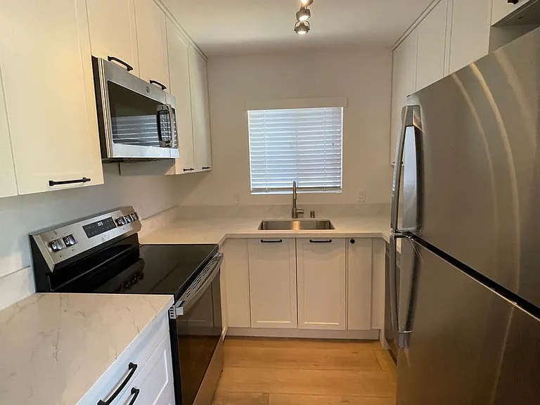 2238 Manchester Ave. — Photo 8