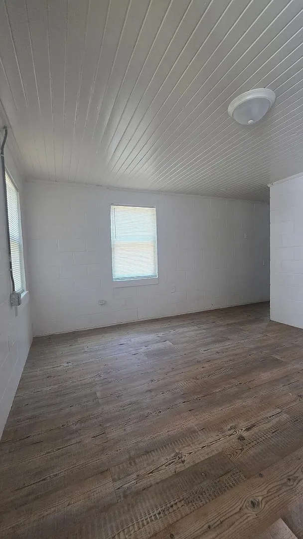 1404 S Jackson — Photo 4
