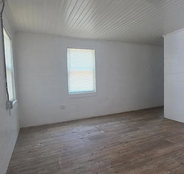 1404 S Jackson St — Photo 11