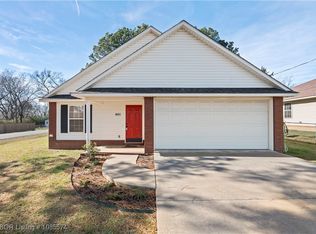 601 N Oak St, Hackett, AR 72937