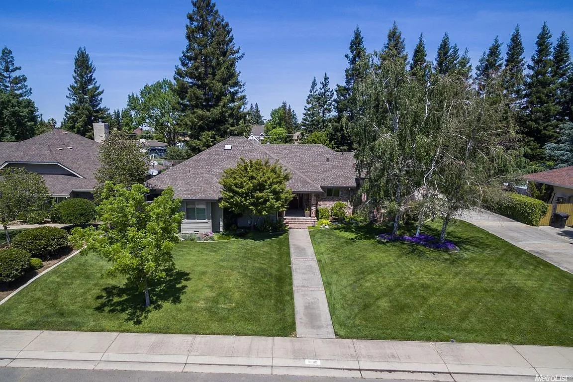 10319 Saint Andrews Dr photo 1