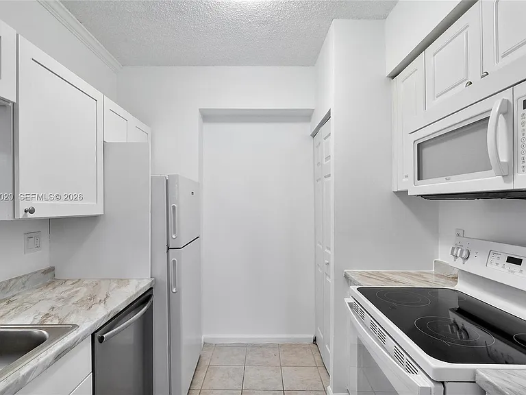 17100 N Bay Rd #1717 — Photo 15