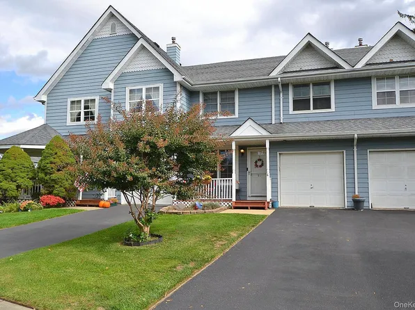 91 Broadlawn Drive, Central Islip, NY 11722