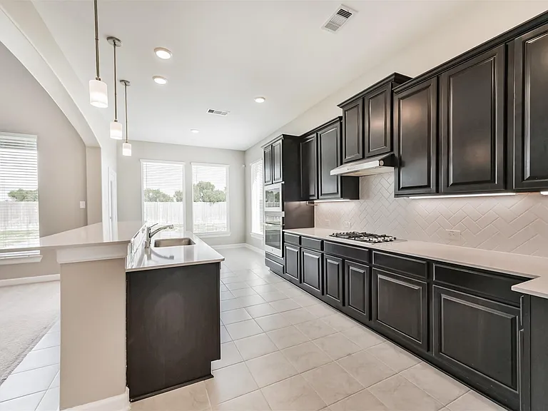 13915 Foyt Dr — Photo 10