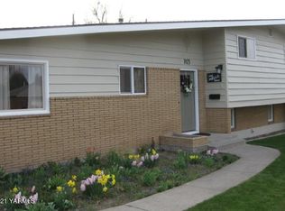 703 W Concord Ave, Grandview, WA