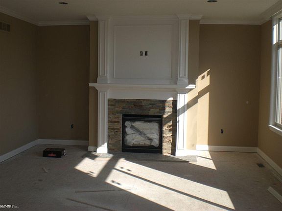 5th image of 62938 Franklin Park Dr