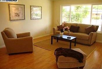 5th image of 4823 Jennifer Ct