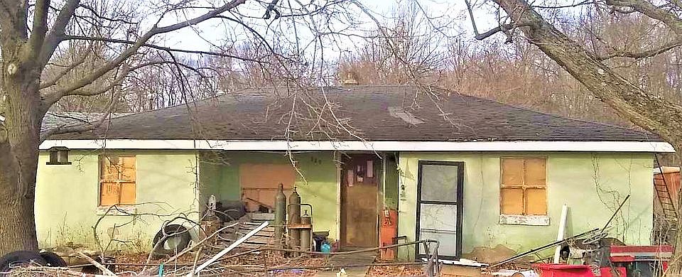 1st image of 327 E River St