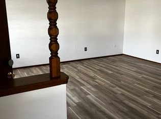 461 Meeds Dr, Valley Center, KS 67147