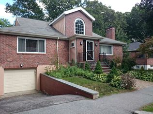 110 Woodcliff Rd, Brookline, MA 02467