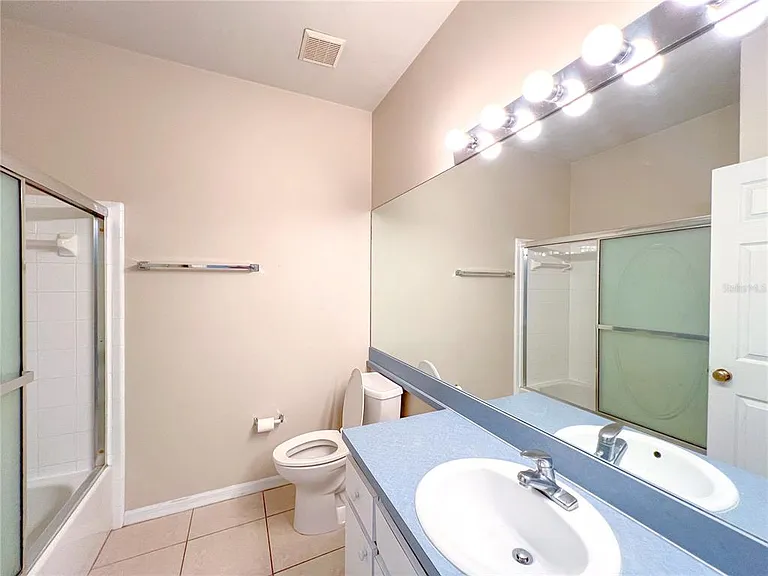 4332 NW 34th Dr — Photo 10