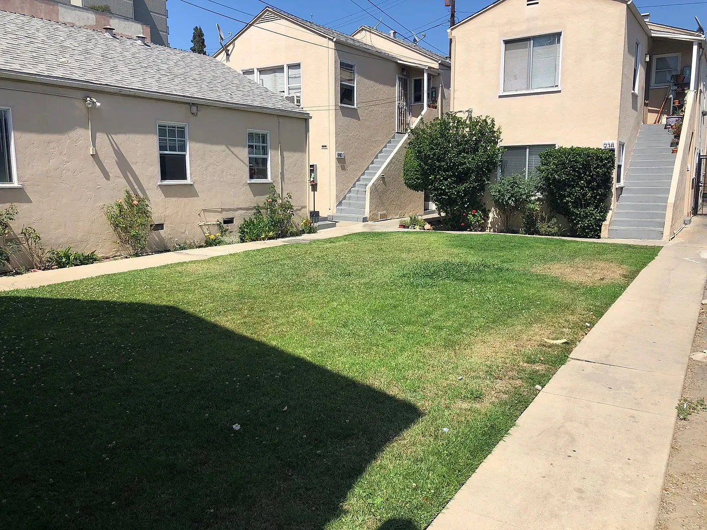 8. 940 Pacific — Photo 2