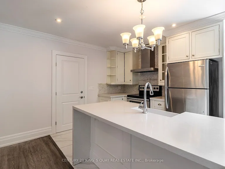 301 Cleveland St #301 — Photo 7
