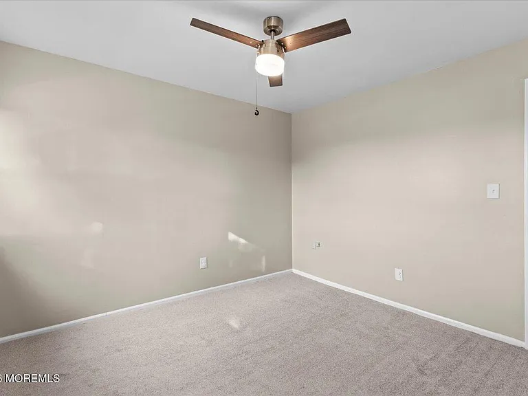 8 Primrose Ln — Photo 14