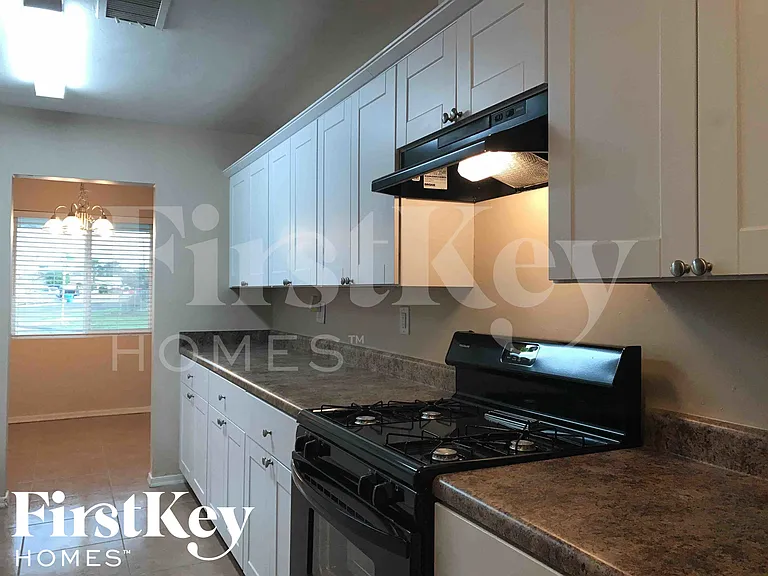 3625 W San Juan Ave — Photo 7