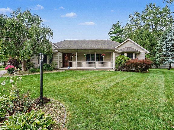 2nd image of 53303 Red Oak Ct