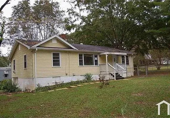 1200 Devine Dr — Photo 1