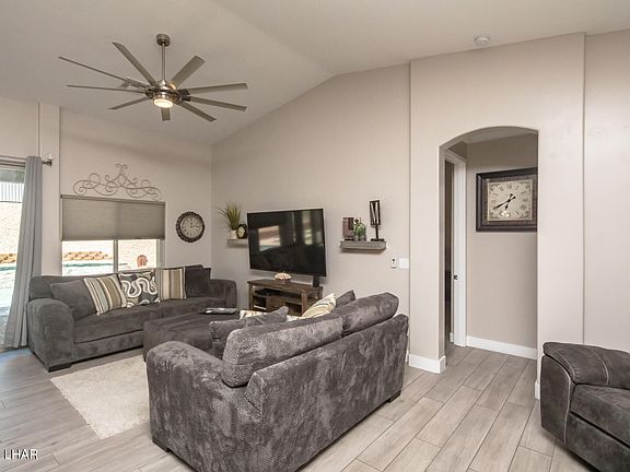 5th image of 3171 Leawood Dr