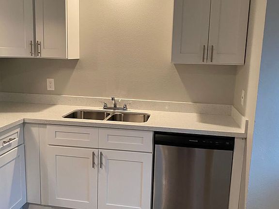 4th image of 4422 S 314th St