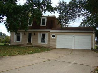 5 Cave Springs Estate Ct, Saint Peters, MO 63376