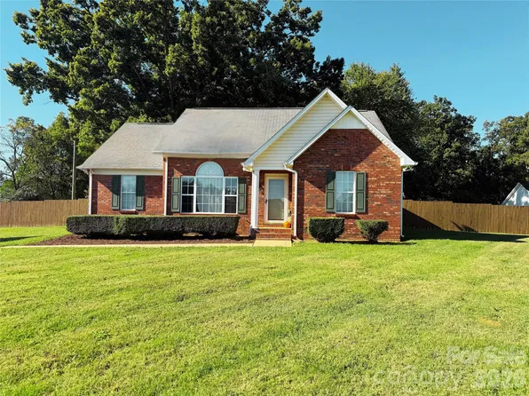 1915 Gables Dr, Monroe, NC 28112